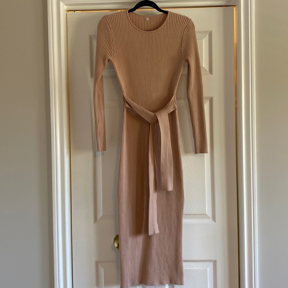Long ribbed midi dress (Size M)